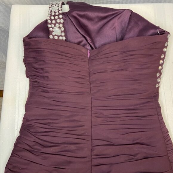 Dark Burgundy Dress one shoulder strap. - Picture 5 of 6